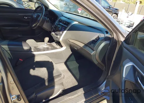 2015 Nissan Altima 2.5 Sv из США, поврежденный, VIN 1N4AL3AP9FC580967